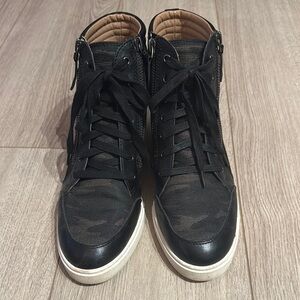Black High-Top Women’s Sneakers